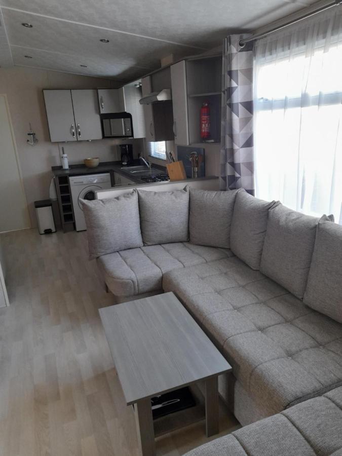 Le Mobile Home Le Victory Situe Au Camping Le Rio นัวแยลส์-ซูร์-แมร์ ภายนอก รูปภาพ